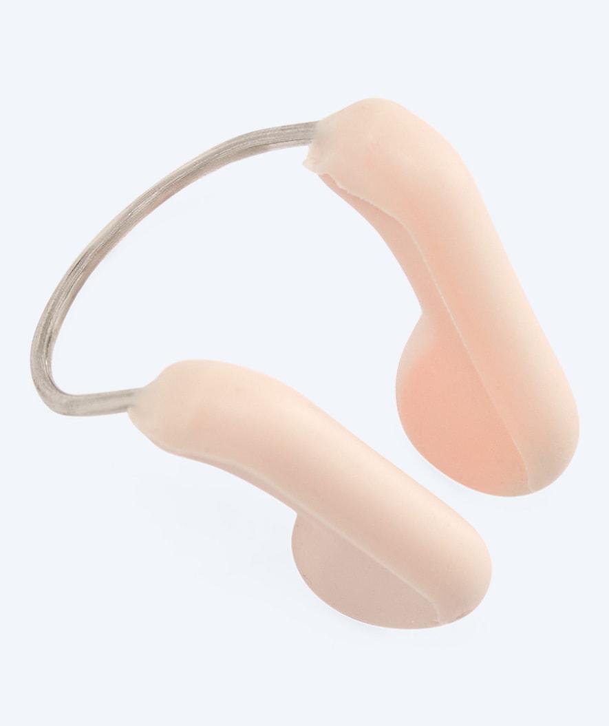 Watery Næseklemme Elite i beige farve til konkurrencesvømning med silikone pads og etui